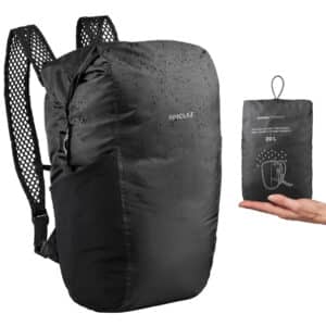 sac-a-dos-pliable-et-impermeable-20l-noir équipement économique pour voyage en couple - sac pliable